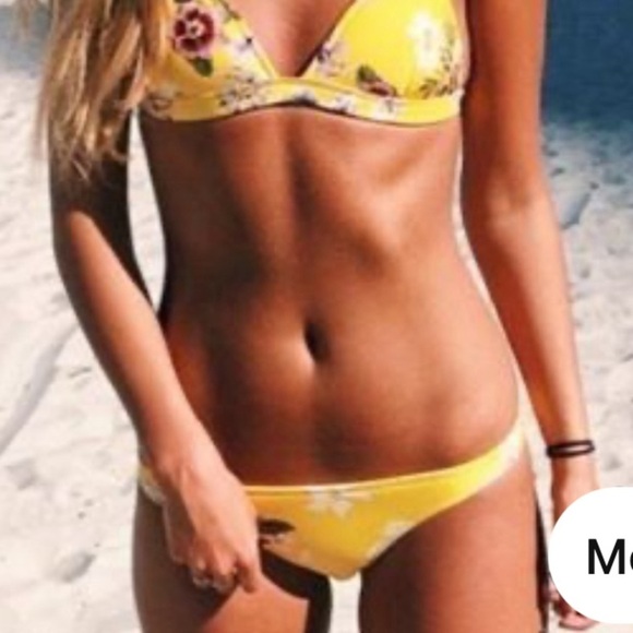 Triangl Delilah- Fiore Giallo. Yellow floral bikini bottom M - Picture 1 of 5